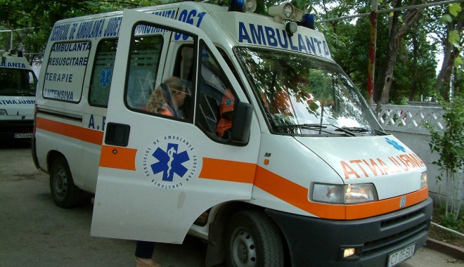 Asistenta anchetată și-a dat demisia de la Ambulanța Constanța - ambulantagf2-1409583236.jpg