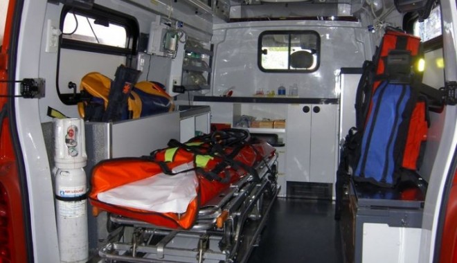 Accident rutier mortal lângă Palatului Copiilor - ambulantainterior-1338587682.jpg