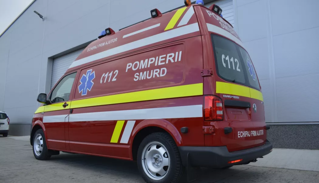 Accident rutier în localitatea Lanurile. Un autoturism a ajuns într-o curte și un minor este rănit - ambulantaisu2-1776230626.webp