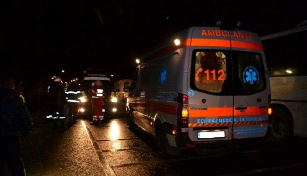 Bărbatul accident de motocicletă, aseară, pe bulevardul Mamaia, este în stare gravă la spital - ambulantanoaptea-1749015998.jpg