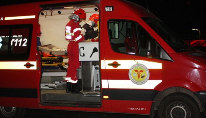 Sinucidere pe calea ferată. O tânără mamă de 21 de ani s-a aruncat în fața trenului - ambulantanoaptea685x320-1557646497.jpg