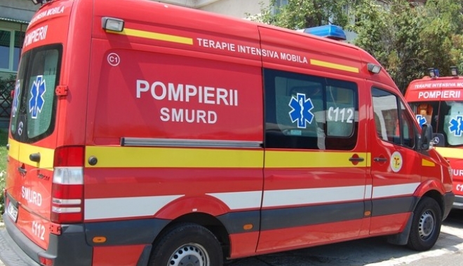 UPDATE. DESCOPERIRE MACABRĂ LA NĂVODARI. CE AU GĂSIT CADRELE MEDICALE ÎNTR-O CASĂ DIN ORAȘ - ambulantasmurd-1492507235.jpg