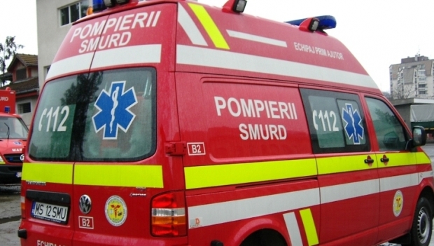 Accident rutier la Constanța. Trei mașini implicate, două victime - ambulantasmurd6371920029558400-1570618841.jpg