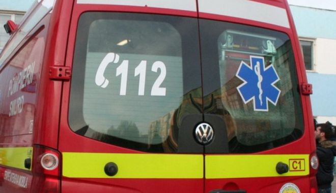 AUTOTURISM PROIECTAT PE TROTUAR, LOVIND O FEMEIE, DUPĂ CE UN ȘOFER NU A OPRIT LA STOP! - ambulantasmurdconstanta800x480-1536571634.jpg