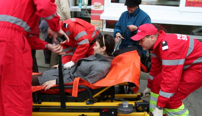 SMURD, la 25 de ani de activitate în România - ambulantatargamedicismurdfatales-1443084316.jpg