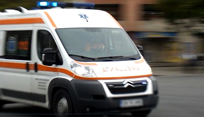 Accident rutier la Constanța, produs de un tânăr șofer - ambulantatraficblocat-1541242823.jpg