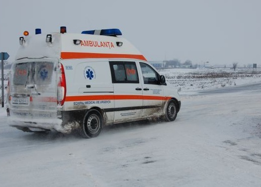 TRAGEDIE DUPĂ TRAGEDIE, LA CONSTANȚA, din cauza gerului - ambulantazapada-1483799962.jpg