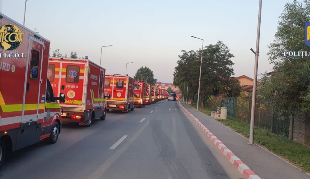 Dosarul 'Azilele groazei' ajunge în instanţă. Fraţii Godei vor fi judecaţi pentru trafic de persoane - ambulantevoluntaribatrani1-1716312071.jpg