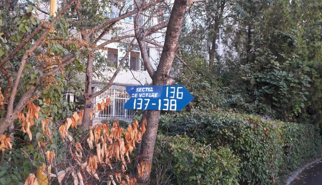 Amenzi în faţa secţiei de vot de la Şcoala nr. 36, Constanţa - amenzi-1601228826.jpg