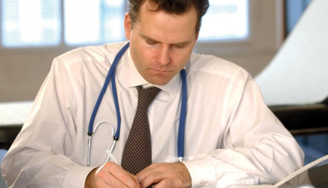 Zeci de medici constănțeni, amendați pentru minciunile pacienților - amenzimedicidefamilie-1381165160.jpg