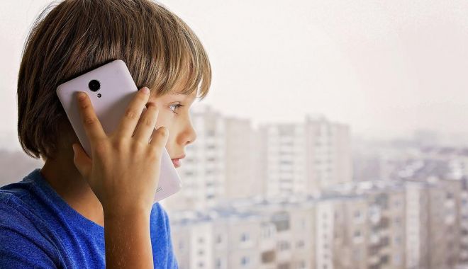 Amendă pentru părinții unui copil care a sunat la 112 ca să se distreze - amenzipentruparintii-1566587106.jpg