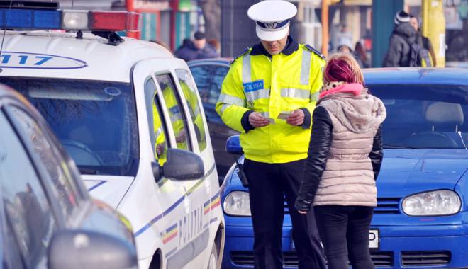 Străzile din județ, împânzite de polițiști! Zeci de amenzi și permise suspendate - amenzisipermise-1456065158.jpg
