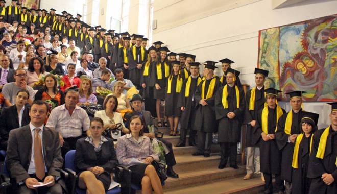 Amenzi uriașe pentru suprapopularea facultăților - amenziuriase-1440605051.jpg