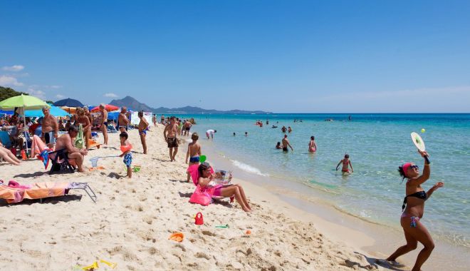 EURONEWS - Amenzi usturătoare pentru turiştii care vor să ia „suveniruri” de pe plajele din Sardinia - amenziusturatoare-1622976910.jpg