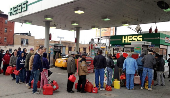 Criza benzinei  se agravează în SUA - america-1352029399.jpg