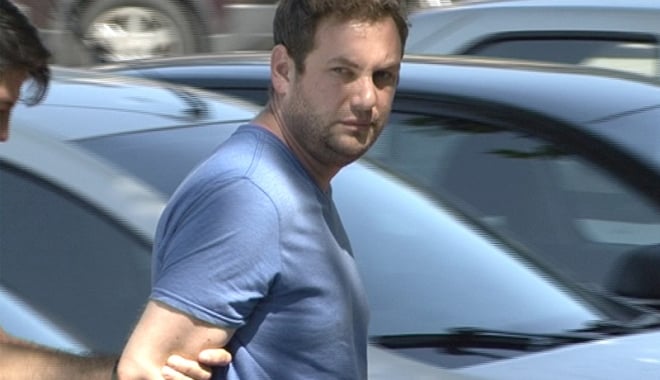 Americanul lăsat în libertate după ce a drogat și violat tineri a fost băgat în arest - american-1498648795.jpg