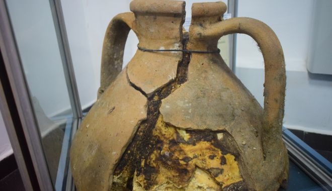 Amfora veche de 1.800 de ani, la Muzeul Marinei Române - amforamuzeulmarinei1-1583068796.jpg