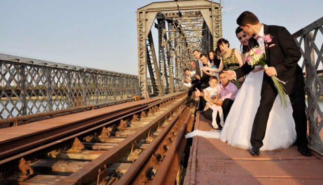 Amor pe linia ferată - amorpeliniadetren-1482247467.jpg