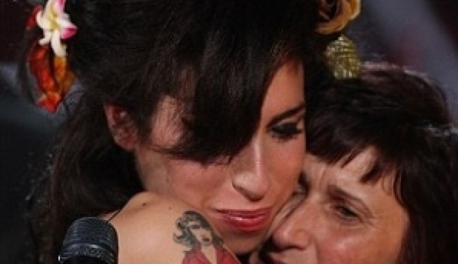 Amy avea inima frântă. Mama sa a știut cu 24 de ore înainte că va muri - amy-1311496728.jpg