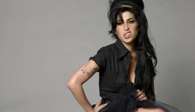 Amy Winehouse găsită moartă - amywinehouse-1311440243.jpg
