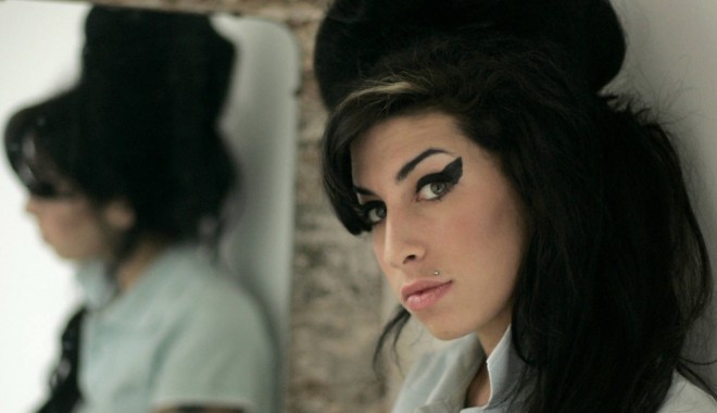 Amy Winehouse va primi o stea pe Music Walk of Fame din Londra - amywinehouse-1363455689.jpg