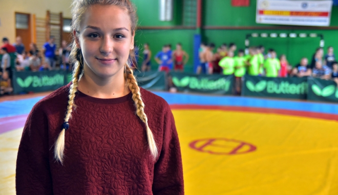 Andreea Ana, o luptătoare vicecampioană mondială și elevă eminentă! - anaandreea-1475776276.jpg