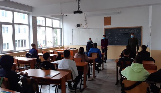 Posturi scoase la concurs din sursă externă, pentru prevenire antidrog, la Constanța - anaangajare-1633972044.jpg
