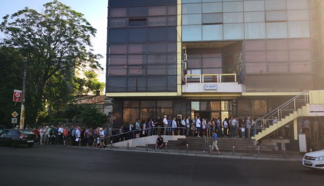 IMAGINE DE GROAZĂ! DE CE ESTE COADĂ LA ANAF? TREBUIE SĂ AFLE TOȚI ROMÂNII! - anaf-1535697279.jpg
