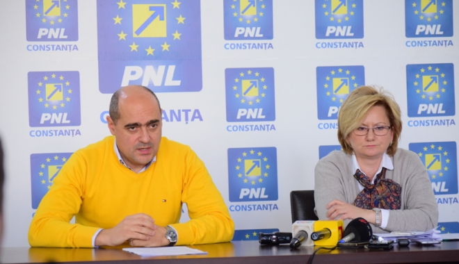 Reformarea Parlamentului și salarizarea bugetarilor, printre prioritățile PNL - anamarcusigeorgemuhscinadoaronli-1479394179.jpg