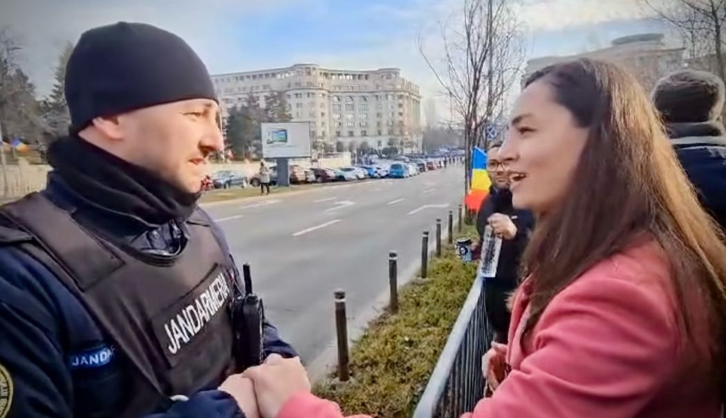 Minciuna postată de lidera POT. Se certa cu jandarmii, dar susţine că forţele de ordine 