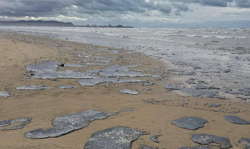 Alertă de poluare în Marea Neagră: O pată uriașă de petrol se îndreaptă spre țărm - anapatw2-1756804161.png