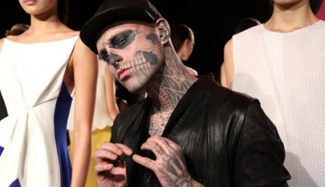 Cel mai tatuat model, prieten cu Lady Gaga, s-a sinucis la 32 de ani - anbnjnc9ntgwjmhhc2g9odq1mty5mgqy-1533295206.jpg