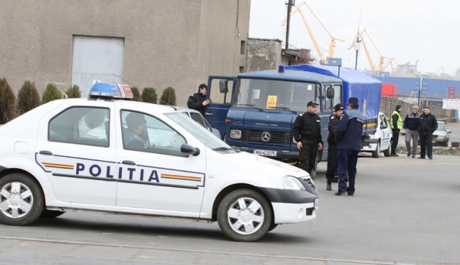 Afaceri ilegale cu firme fantomă în portul Constanța! - anchetaport-1350664534.jpg