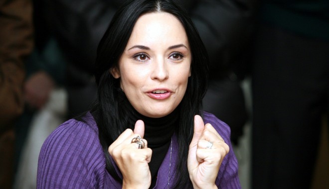 Andreea Marin, mai frumoasă decât Mihaela Rădulescu - andreamarin-1364393087.jpg