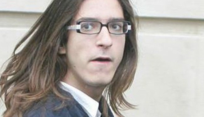 Andrei Plăcintă, PATRU ANI ȘI JUMĂTATE DE ÎNCHISOARE cu executare - andreiplacintatata35366200-1362665370.jpg