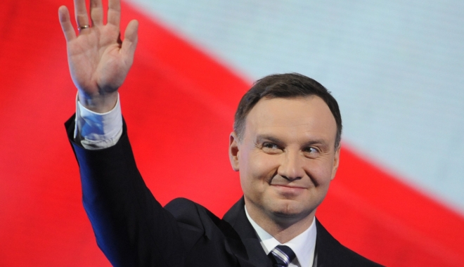 Polonia vrea încă 150 de avioane de vânătoare - andrzejduda-1459610211.jpg