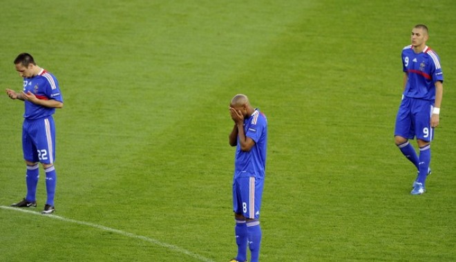 Nicolas Anelka, suspendat cinci meciuri și amendat pentru gestul de la partida cu West Ham - anelka-1393575303.jpg