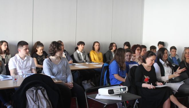 Tinerii constănțeni, instruiți în cadrul primului workshop 