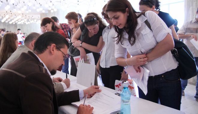 Tinerii fără experiență au depus cele mai multe cereri de angajare în 2023