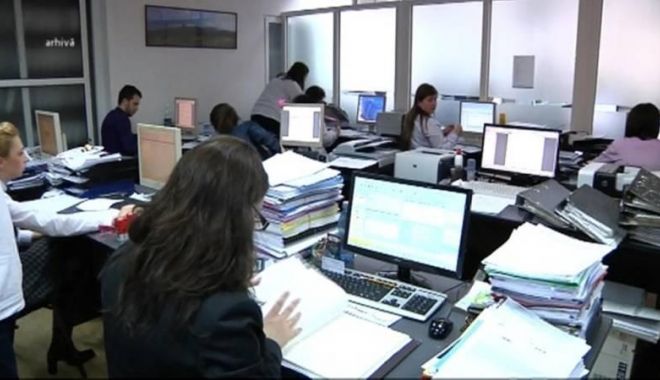 Se fac angajări la stat, deși guvernanții vor să reducă numărul funcționarilor. Ministerul care caută cei mai mulți oameni