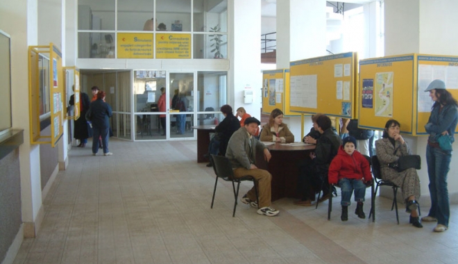 Mii de persoane angajate  în primele patru luni ale anului - angajati-1495647752.jpg