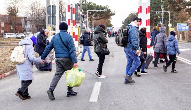 În ce condiţii se pot angaja ucrainenii în România - angajati-1645816215.jpg