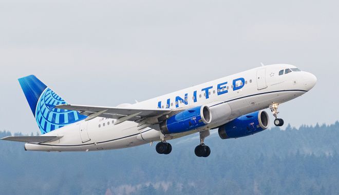 United Airlines va concedia sute de angajați care nu s-au vaccinat anti-Covid - angajaticoncediati-1632920396.jpg