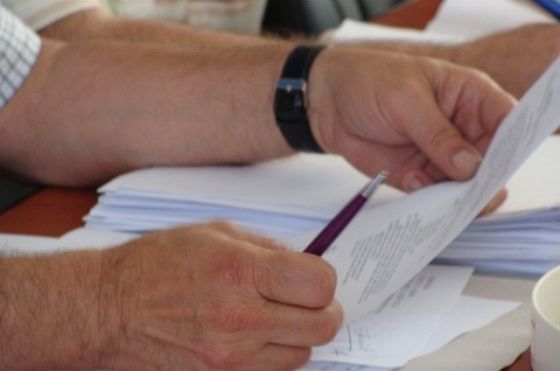 Dosare penale pentru 12 angajatori care aveau muncitori la negru - angajatiromaniafotomurescitynews-1349896953.jpg