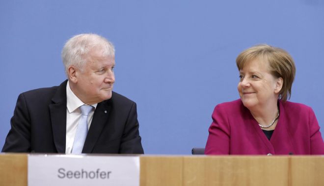 Problema migrației. Angela Merkel  și-a salvat, pentru moment, guvernul - angela-1530625675.jpg