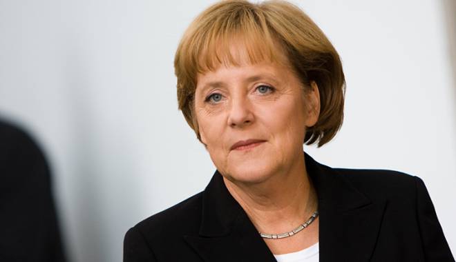 Angela Merkel consideră ''învechite'' regulile actuale ale UE privind azilul - angelamerkel-1444236737.jpg
