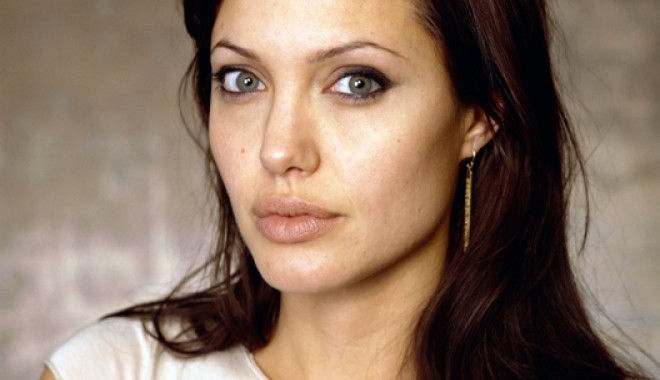 Angelina Jolie, din nou însărcinată cu gemeni? - angelinajolie-1374404544.jpg