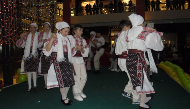 Cum au sărbătorit elevii ziua Școlii 