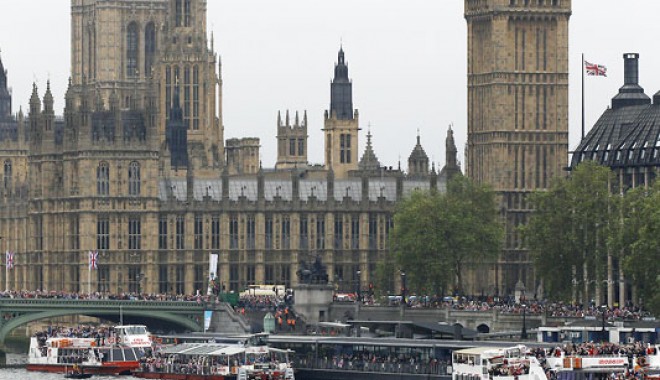 Paradă grandioasă la Londra - angliaregina-1338819870.jpg