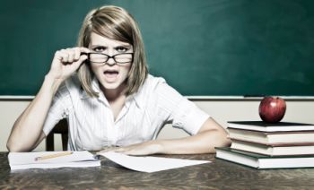 Amenzi pentru profesori agresivi - angryteacher-1321799115.jpg